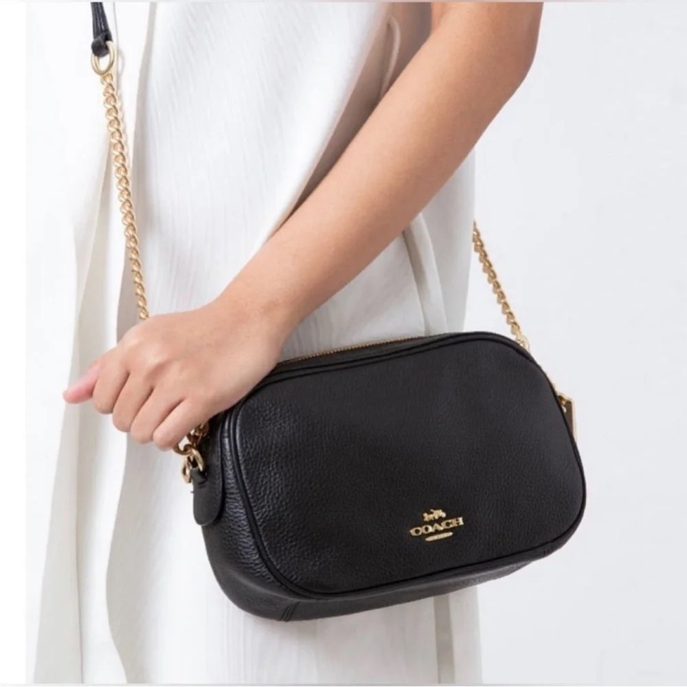 Coach Isla Black Camera Crossbody Bag - Picture 1 of 12